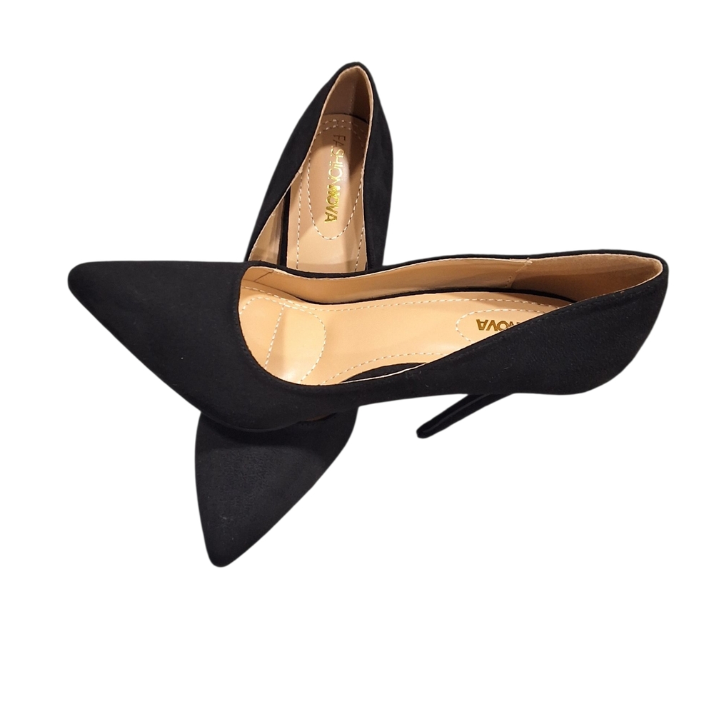Fashion Nova Classic Black Pointed Heels‎